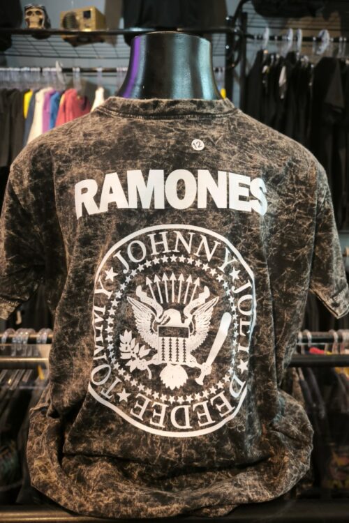 Ramones estonada inf, Brasão(madrigal)