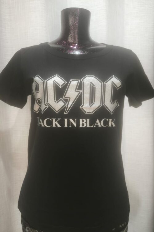T-Shirt AC/DC Back in Black (Red Rock) letra Prateada